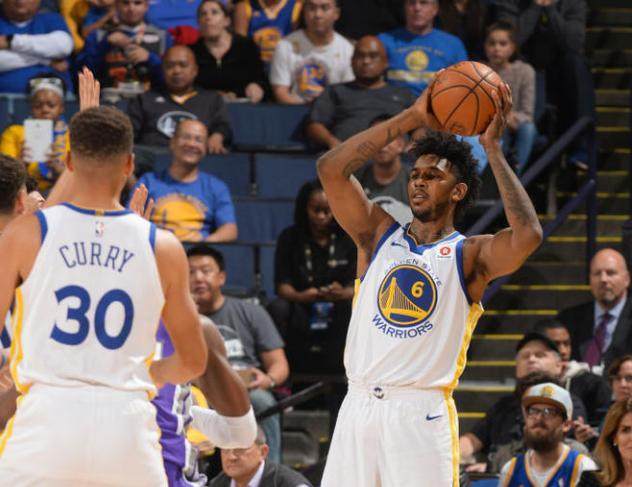 的话题回到 的话题回到