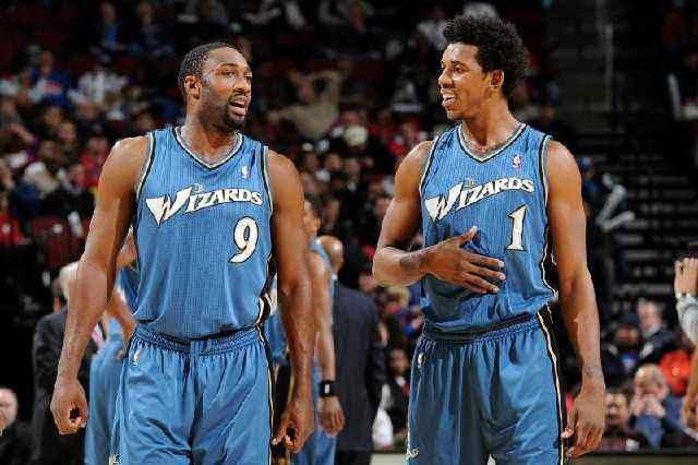 攻呈现出 攻呈现出